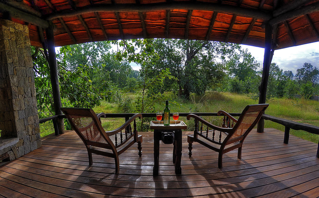 Kanha Earth Lodge Mandlā Exterior foto