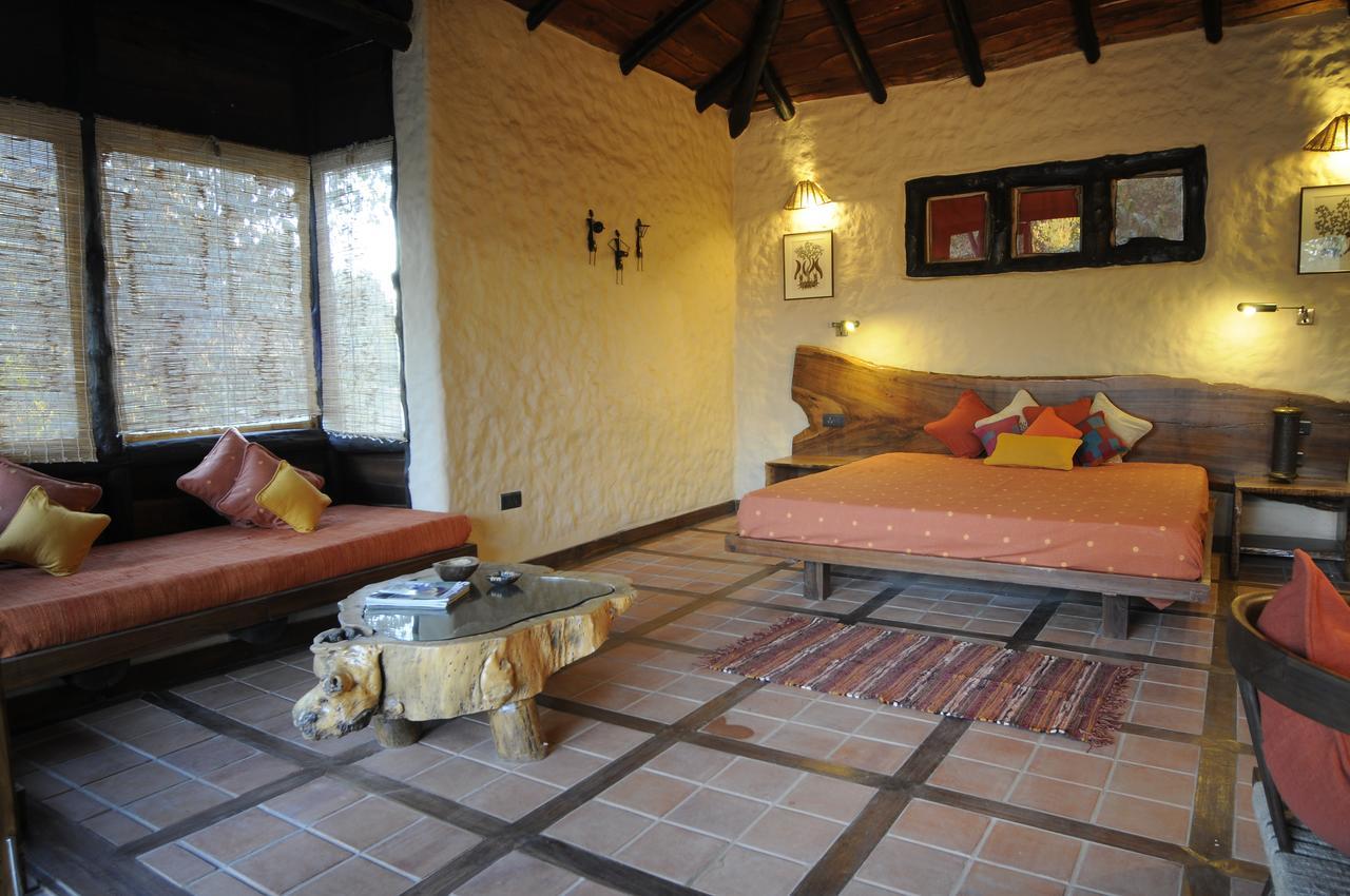 Kanha Earth Lodge Mandlā Exterior foto